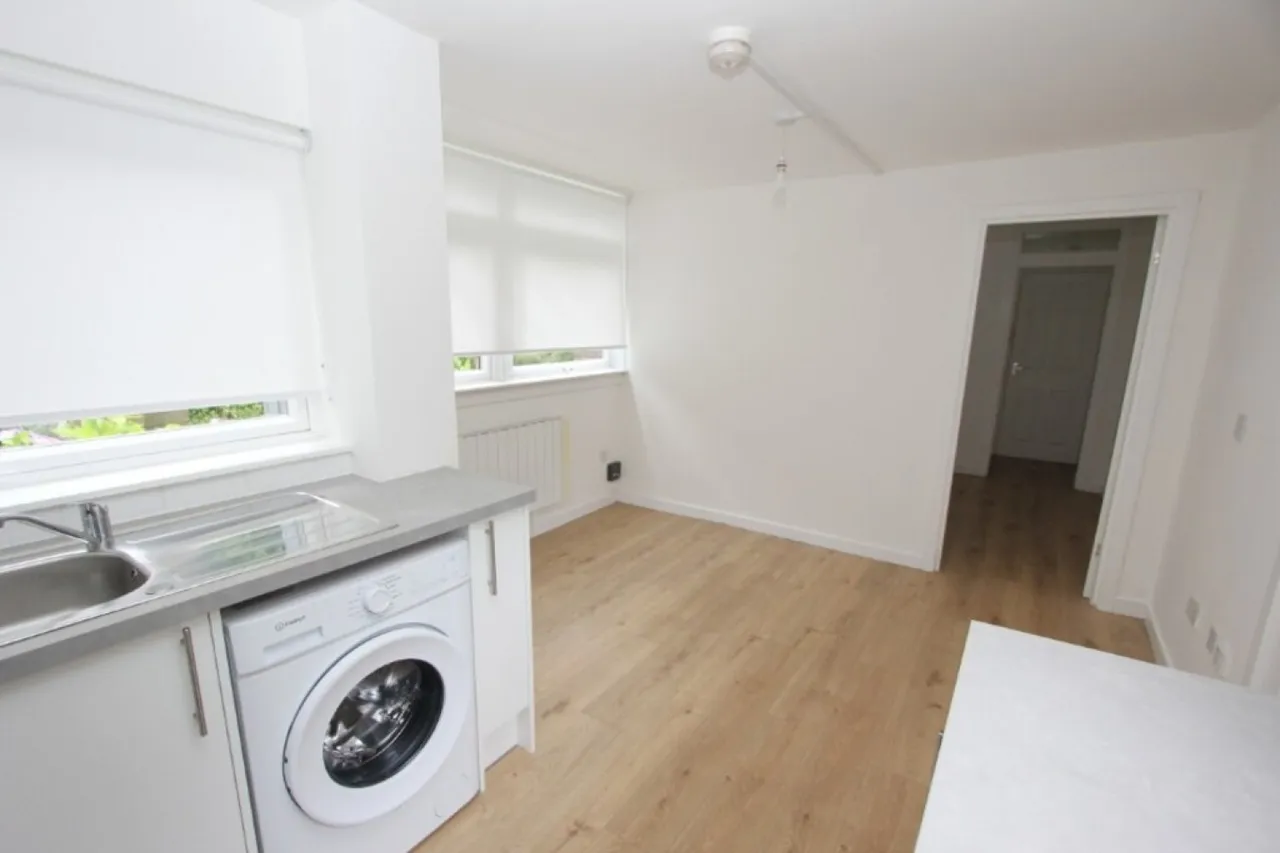 SHAWLANDS- Balfour Court, Lethington Ave- G41 3HB, photo 6