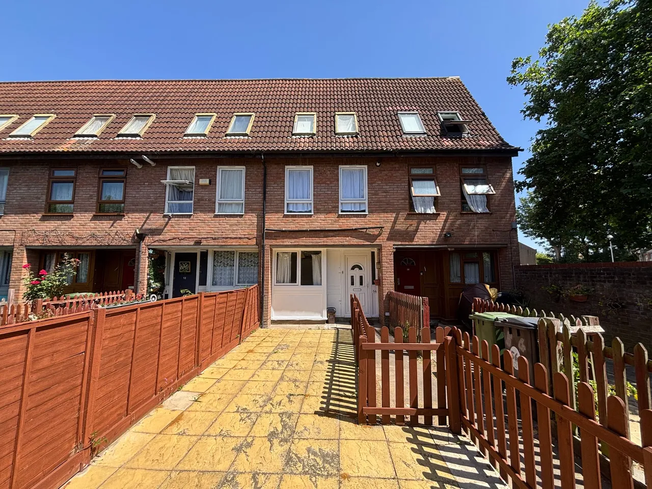 3 bed house for sale — Neville Close, London, London, E11 3QH