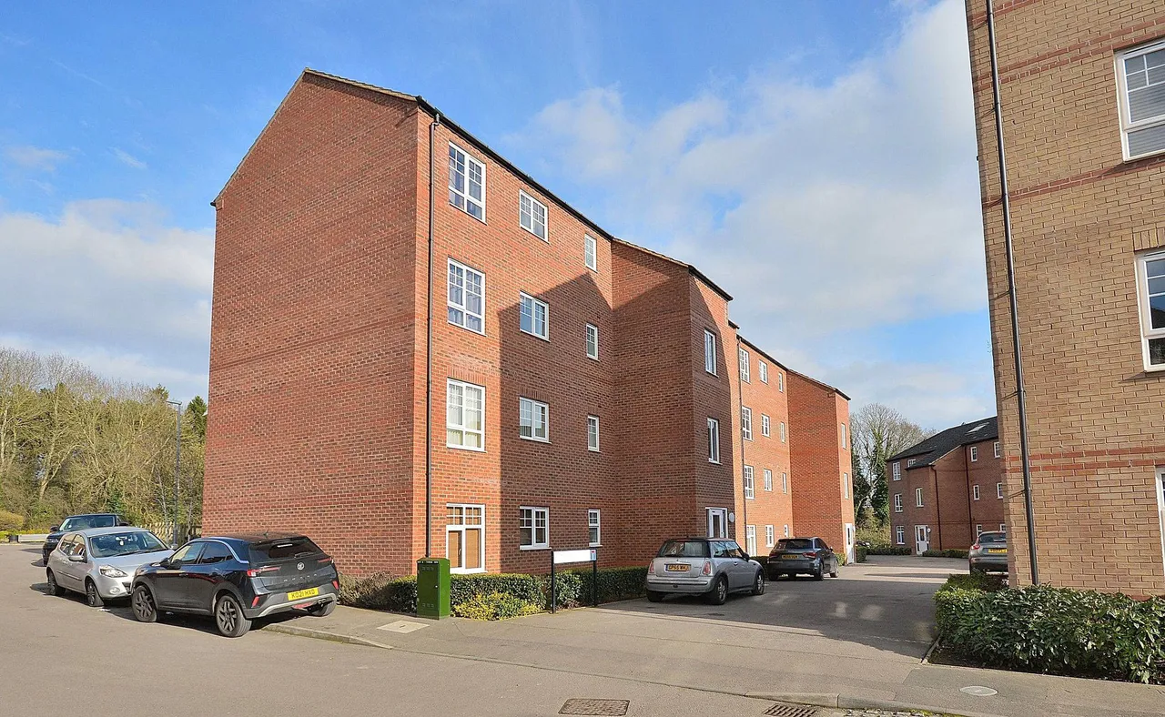 Lakeview Court, Little Billing, NORTHAMPTON, NN3 9GG, photo 10