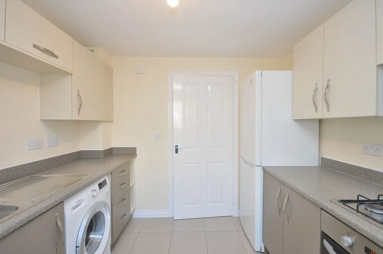 Lakeview Court, Little Billing, NORTHAMPTON, NN3 9GG, photo 8