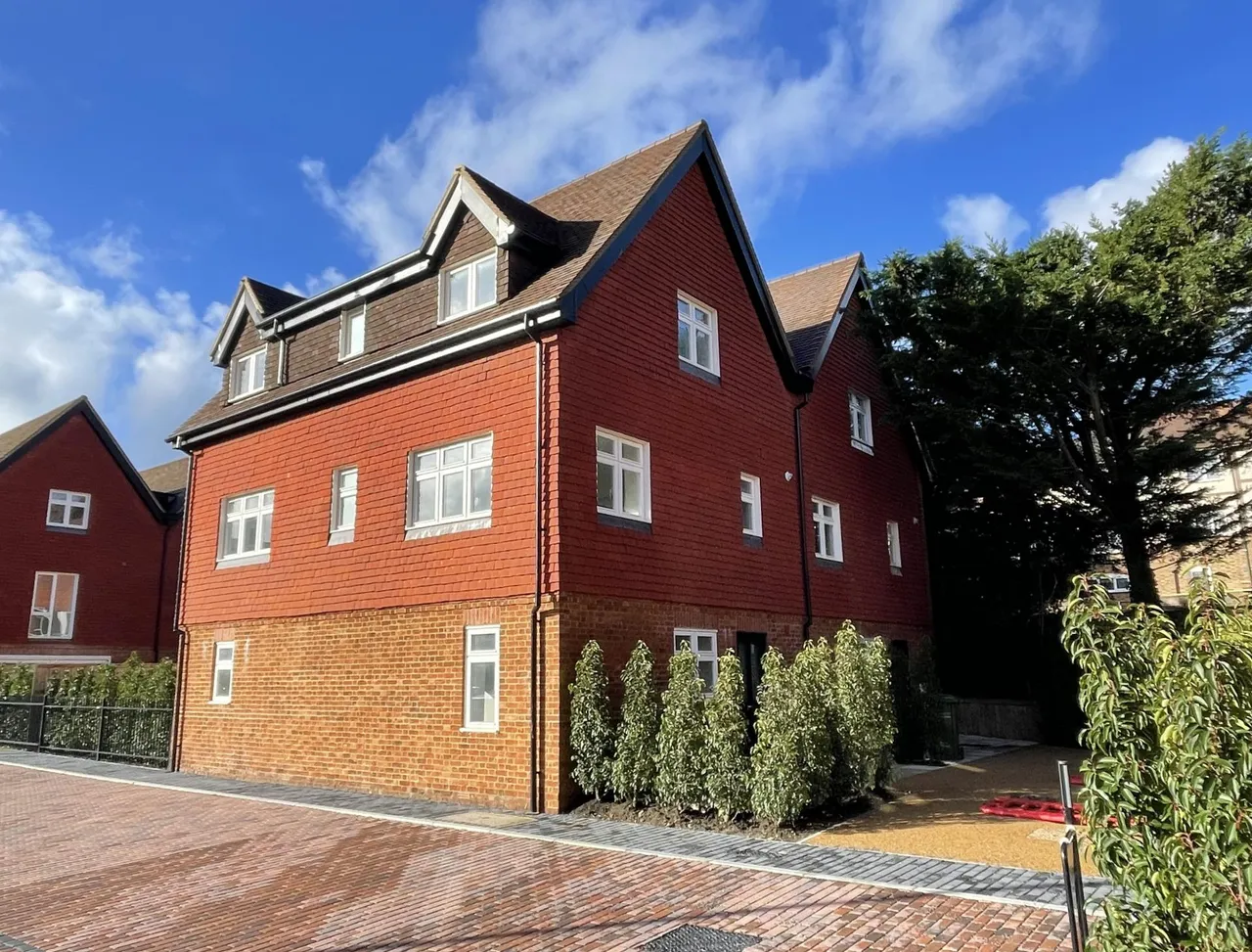 4 bed house for sale, Station Yard, Kingswood, KT20