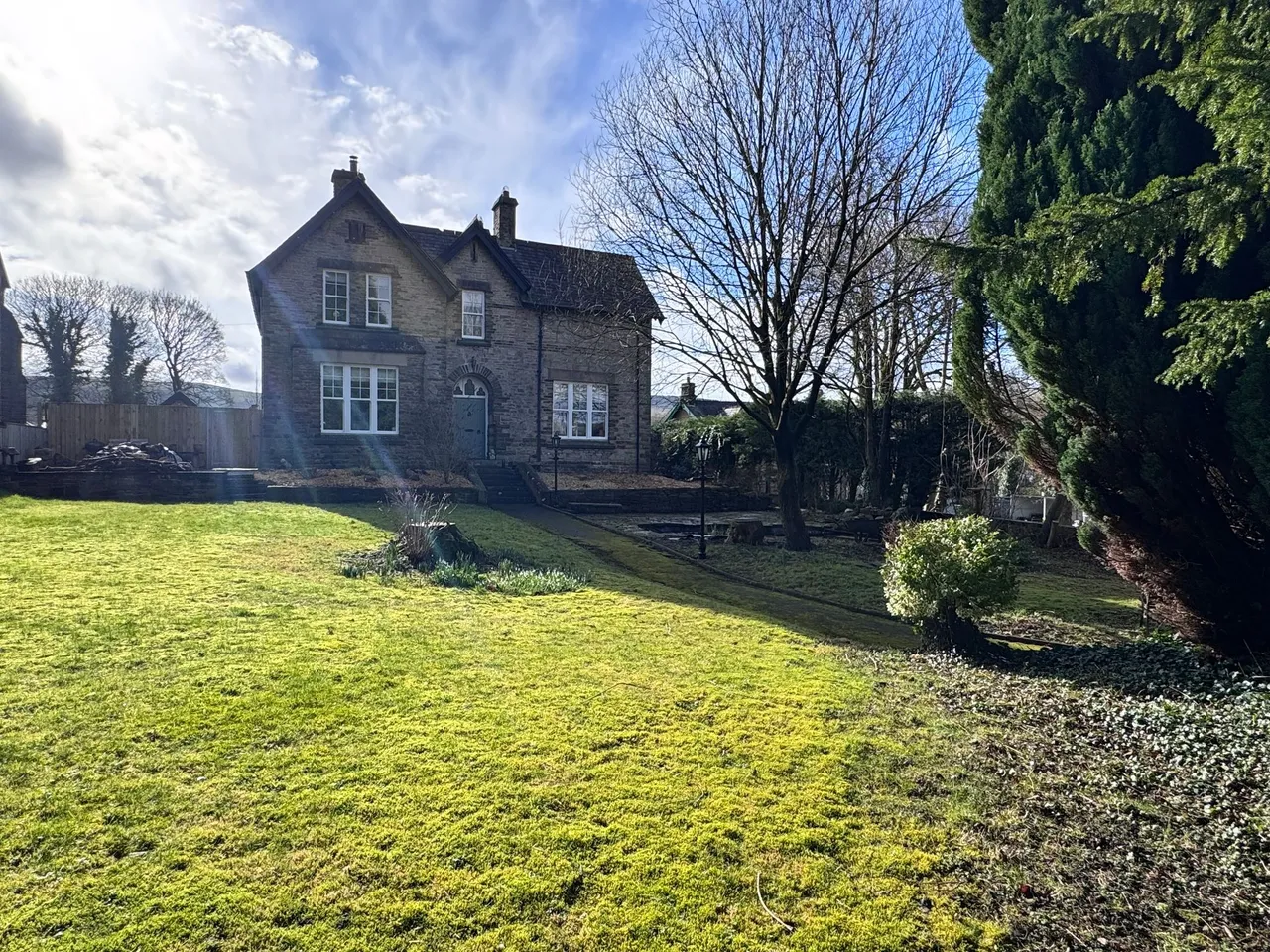 Market Street, High Peak, photo 37