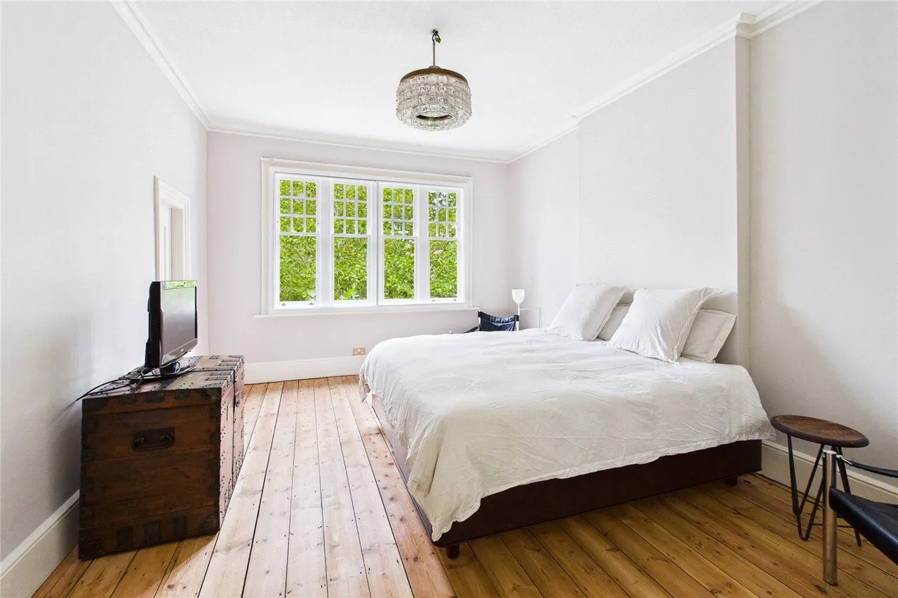 Ambleside Avenue, London, SW16, photo 23