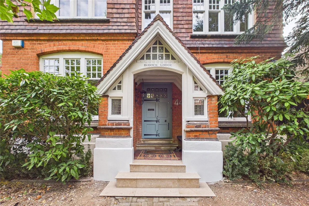 Ambleside Avenue, London, SW16, photo 2