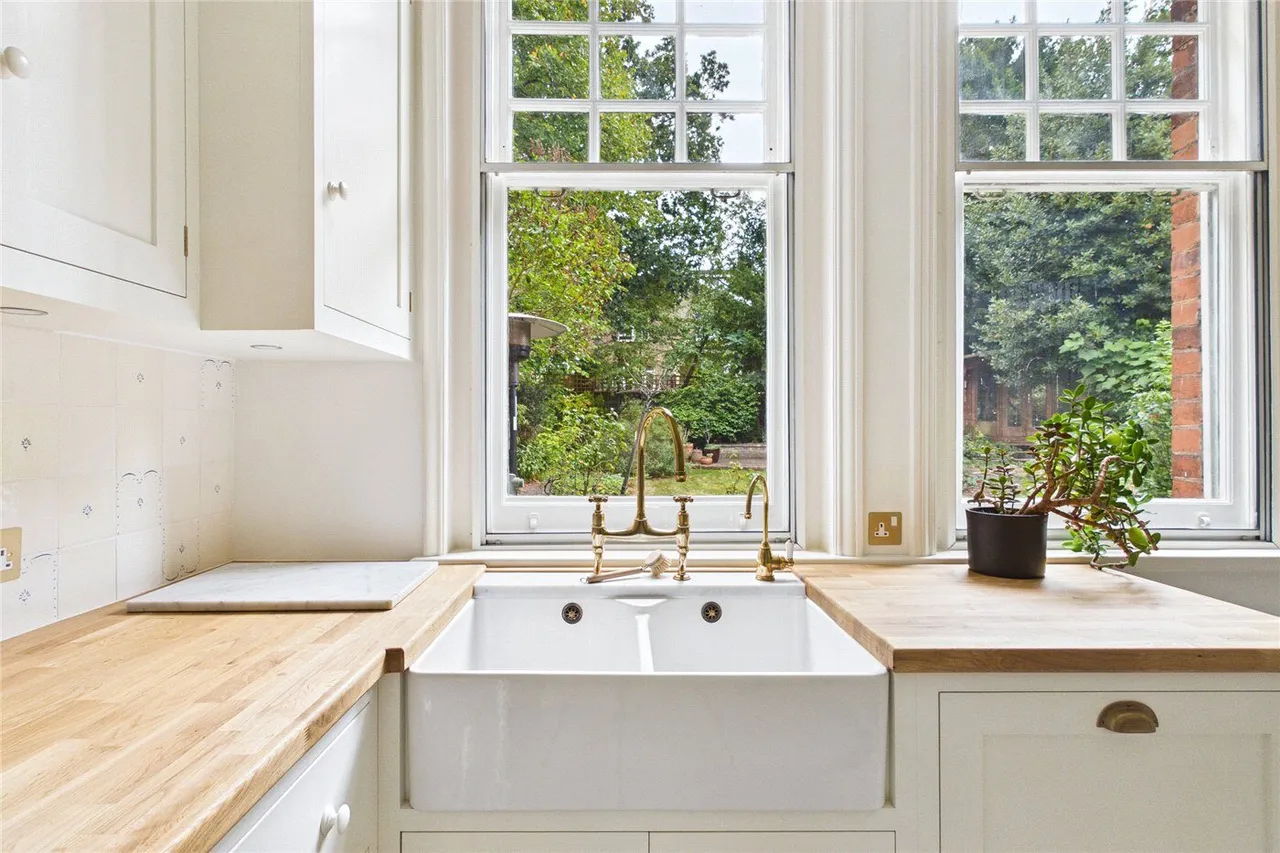 Ambleside Avenue, London, SW16, photo 12