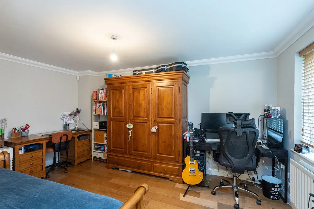 Westlees Close, North Holmwood, RH5, photo 11