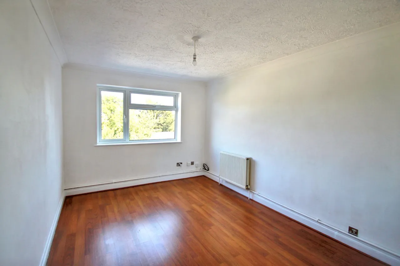 Horn Lane, Woodford Green, IG8, photo 7