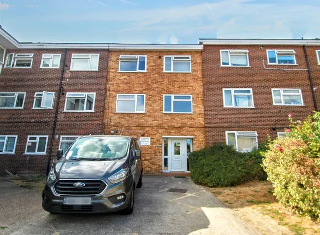 1 bed flat for sale — Horn Lane, Woodford Green, IG8