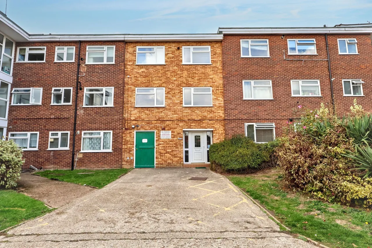 Horn Lane, Woodford Green, IG8, photo 12