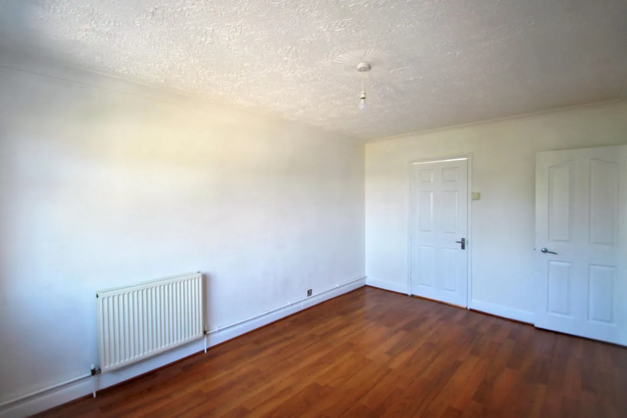 Horn Lane, Woodford Green, IG8, photo 4