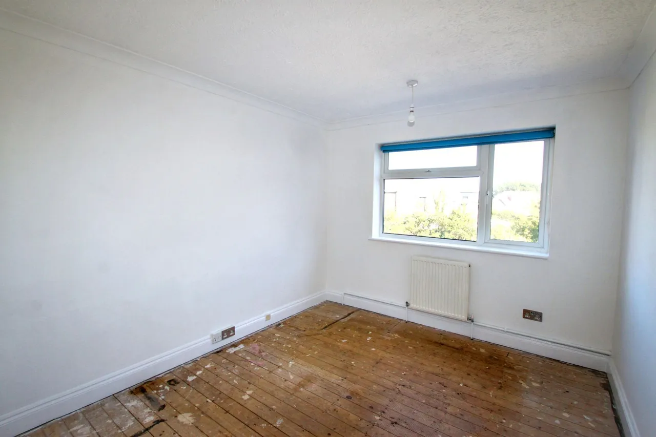 Horn Lane, Woodford Green, IG8, photo 5