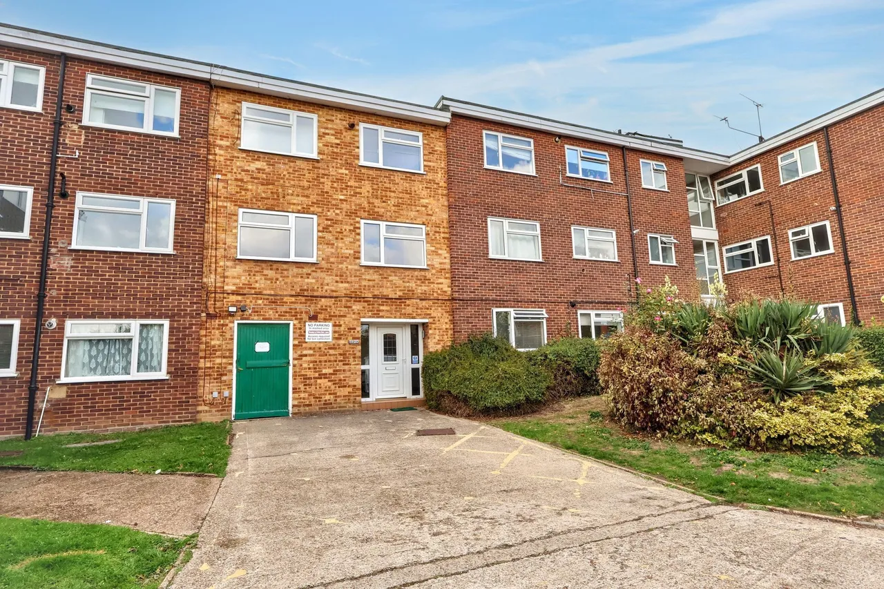 Horn Lane, Woodford Green, IG8, photo 11