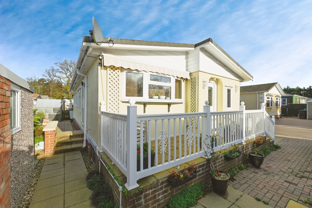 2 bed park home for sale — Hardwick Road, King's Lynn