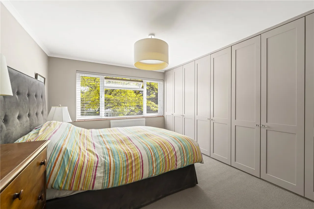 Sunna Gardens, Sunbury, TW16 5EE, photo 8