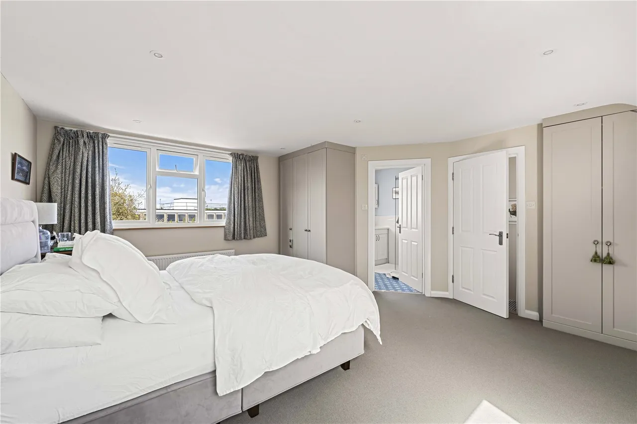 Sunna Gardens, Sunbury, TW16 5EE, photo 7