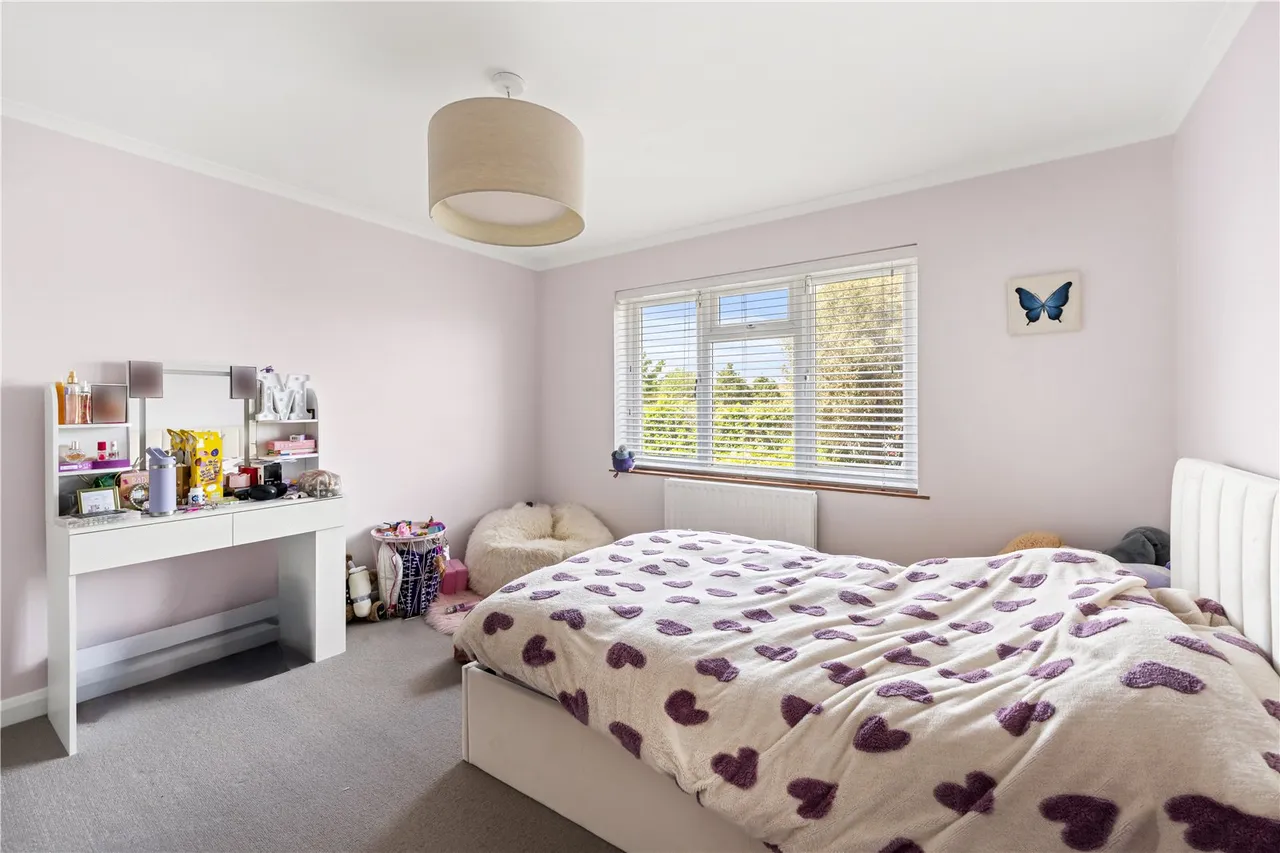 Sunna Gardens, Sunbury, TW16 5EE, photo 10