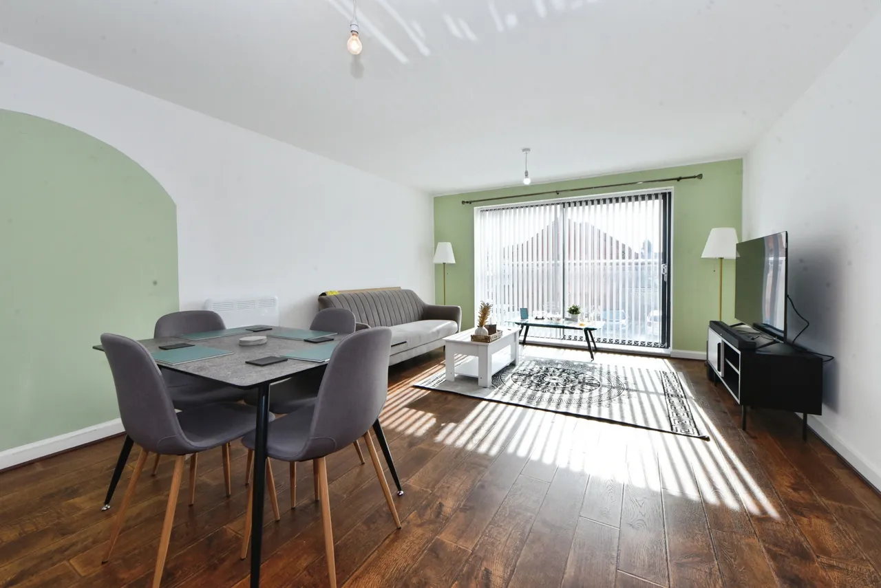 2 bed flat for sale — Bridgewater Wharf, Manchester