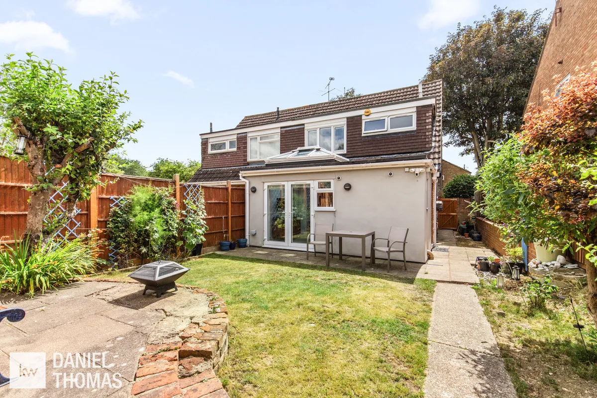 Chequers Walk, Waltham Abbey, EN9, photo 2