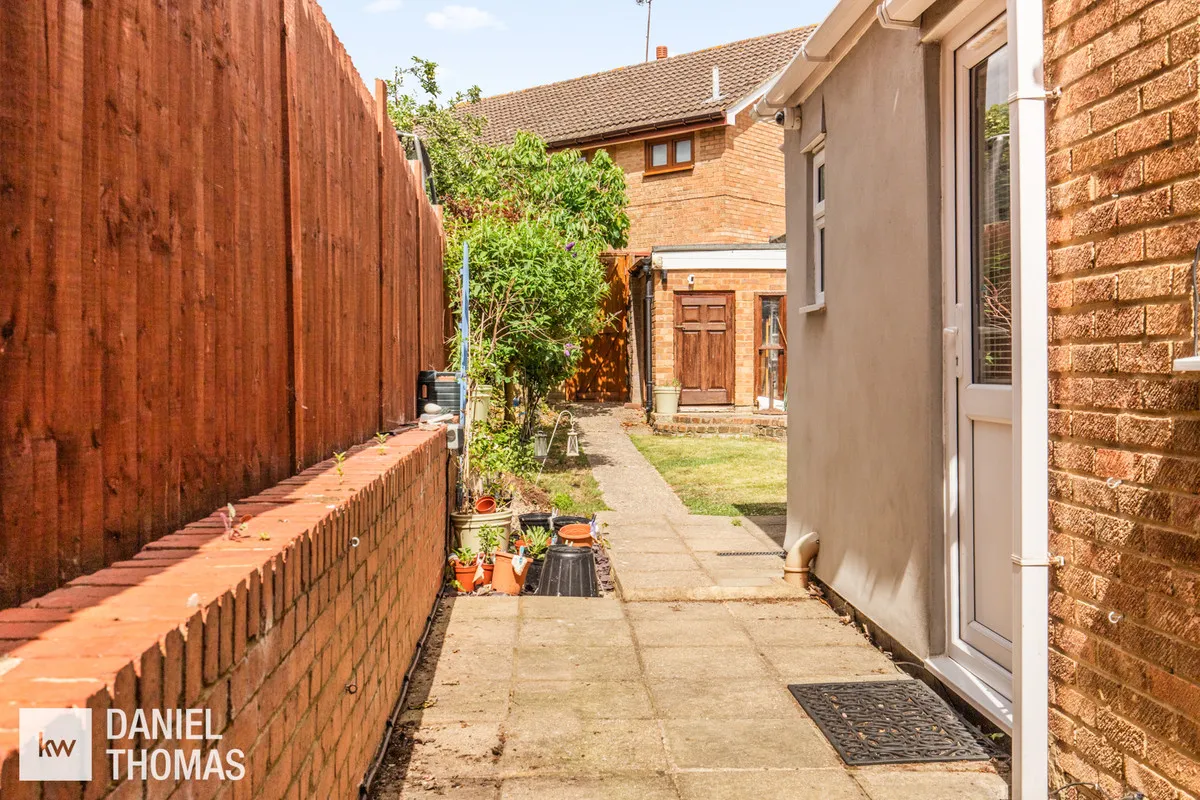 Chequers Walk, Waltham Abbey, EN9, photo 25