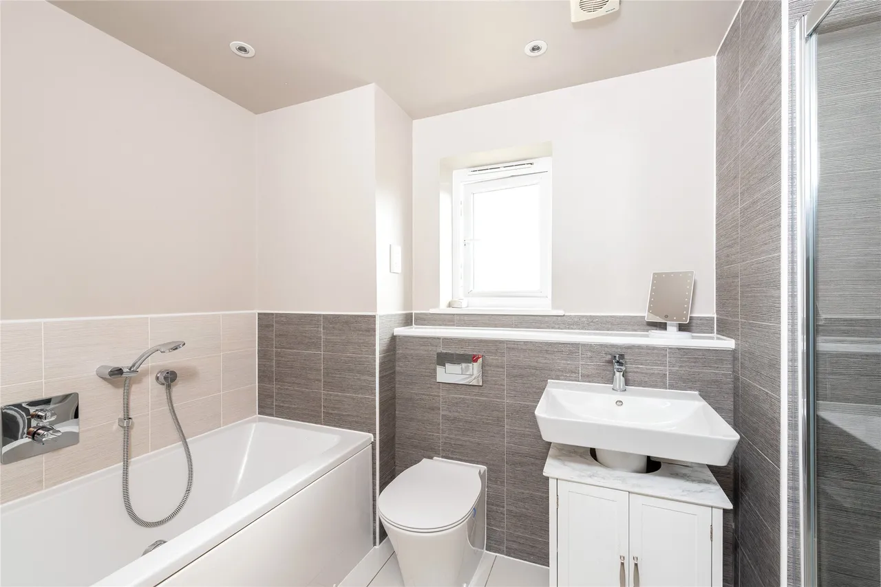 Becketts Lane, Steeple Claydon, MK18, photo 12