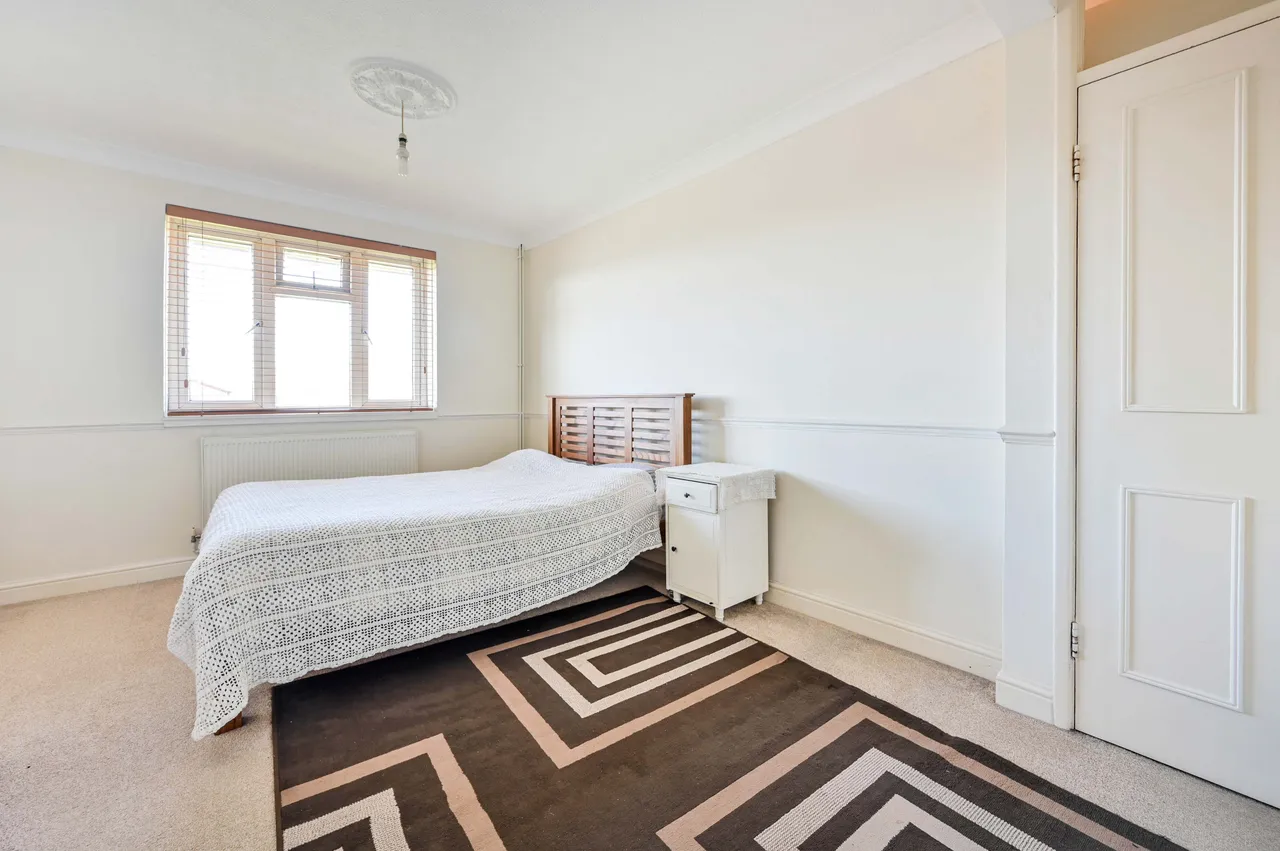 London, SW20, photo 8
