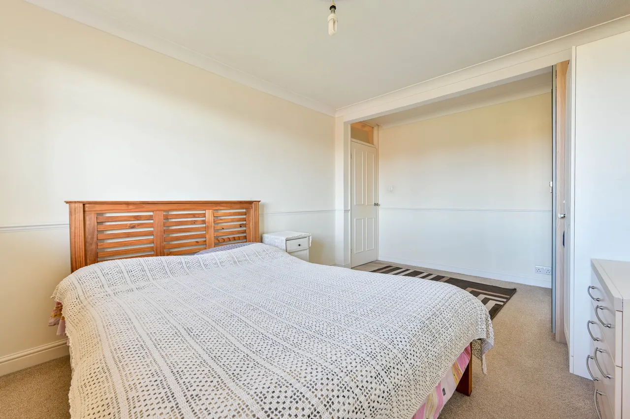 London, SW20, photo 6