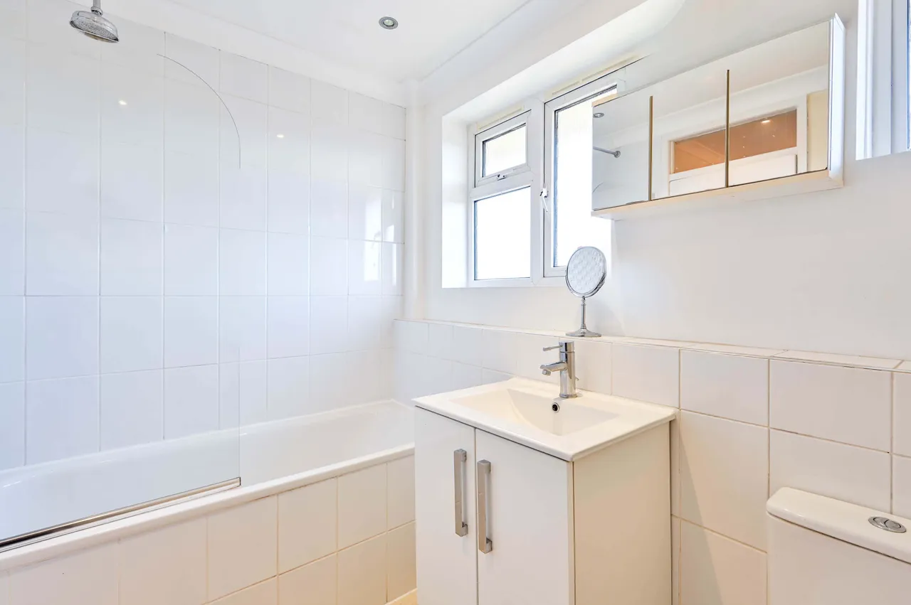 London, SW20, photo 7