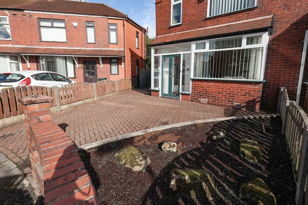 Moss Avenue, Rochdale, OL16, photo 21