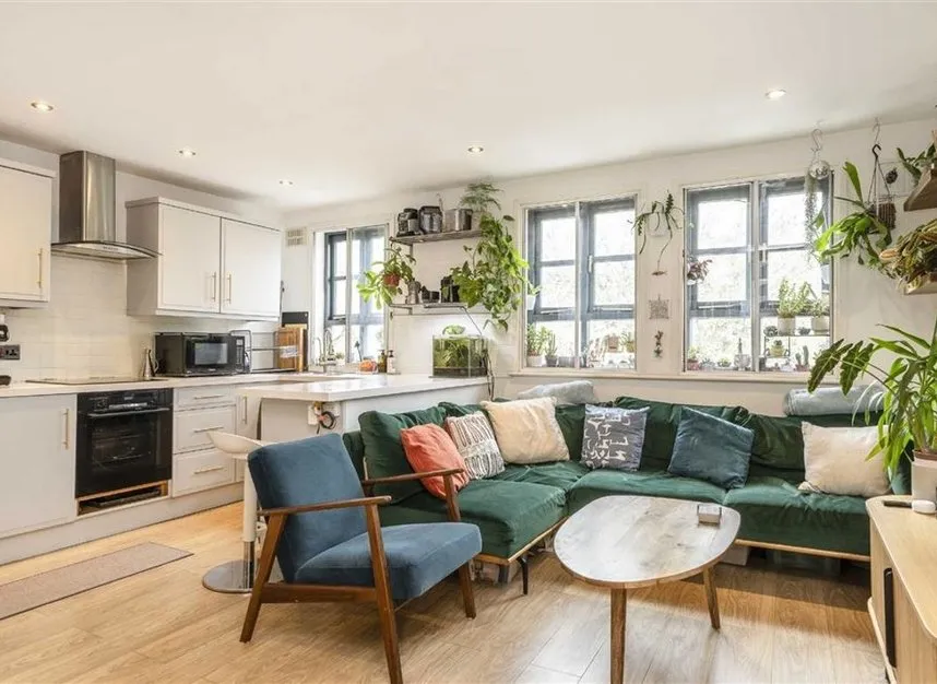 Mile End Road, Stepney Green, E1, photo 5