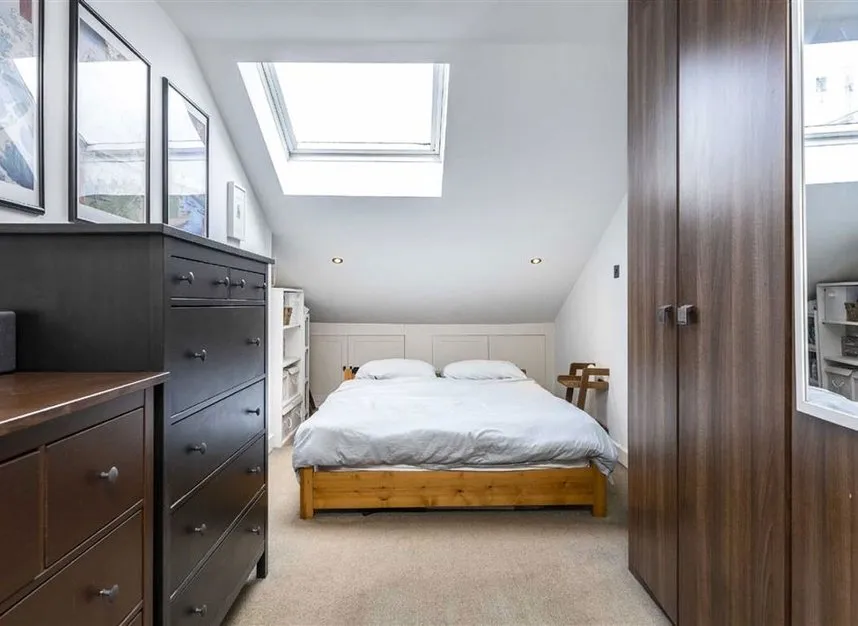 Mile End Road, Stepney Green, E1, photo 9