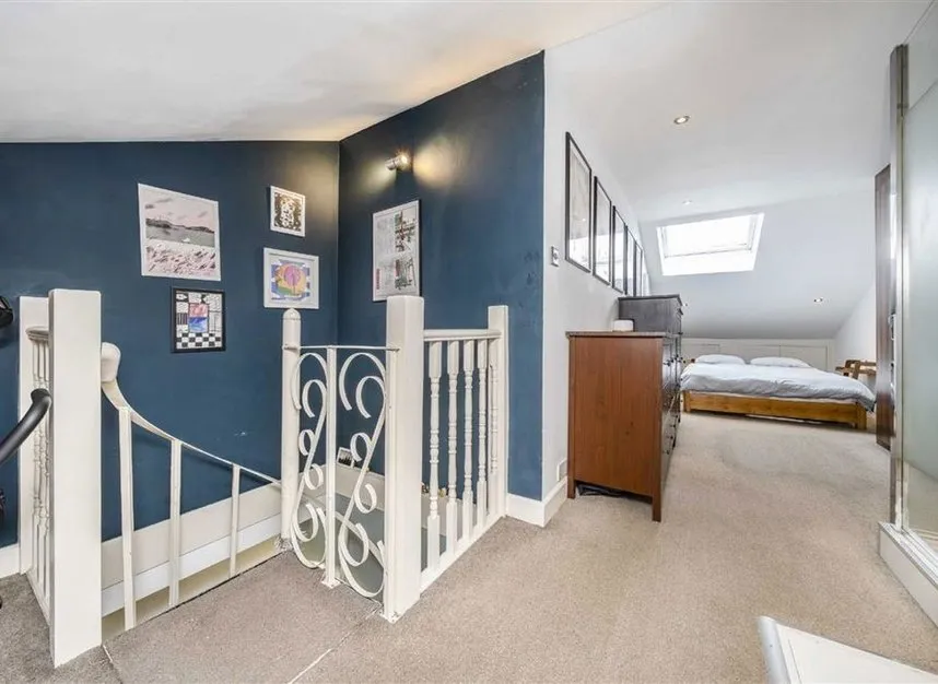 Mile End Road, Stepney Green, E1, photo 8