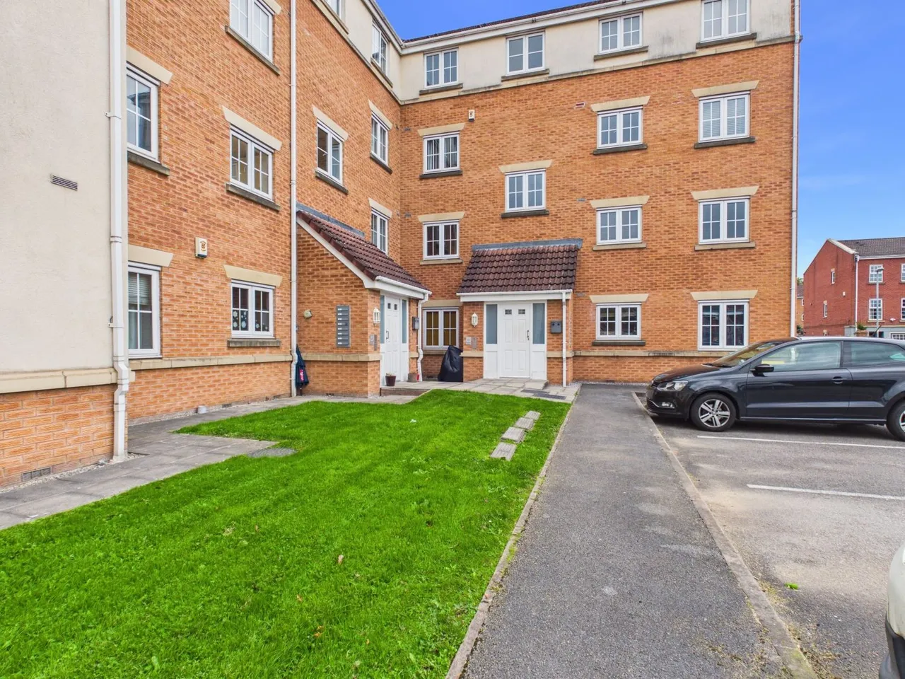 2 bed flat for sale, Carrfield, Hyde, SK14