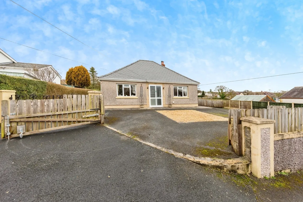3 bed house for sale, Four Roads, Kidwelly, SA17