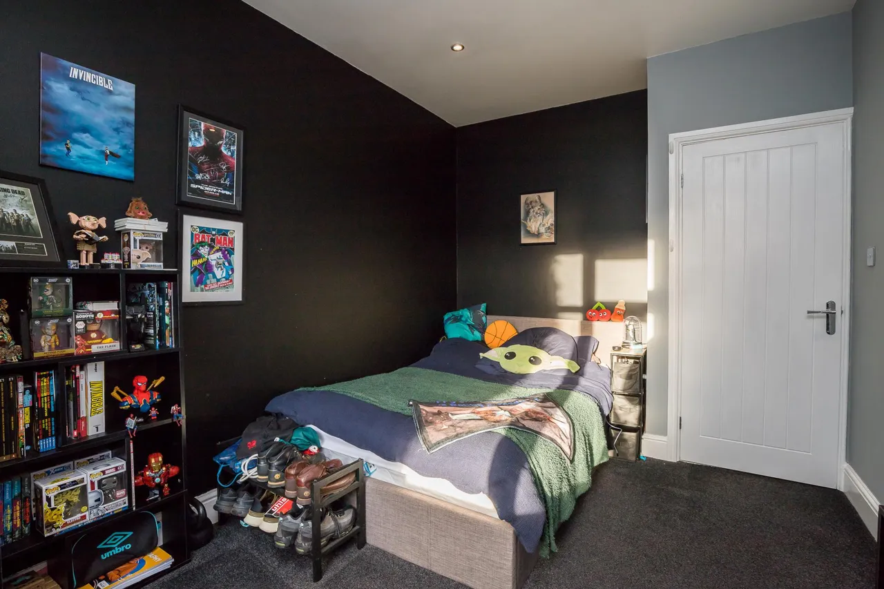 Cefn Road, Wrexham, LL13, photo 15