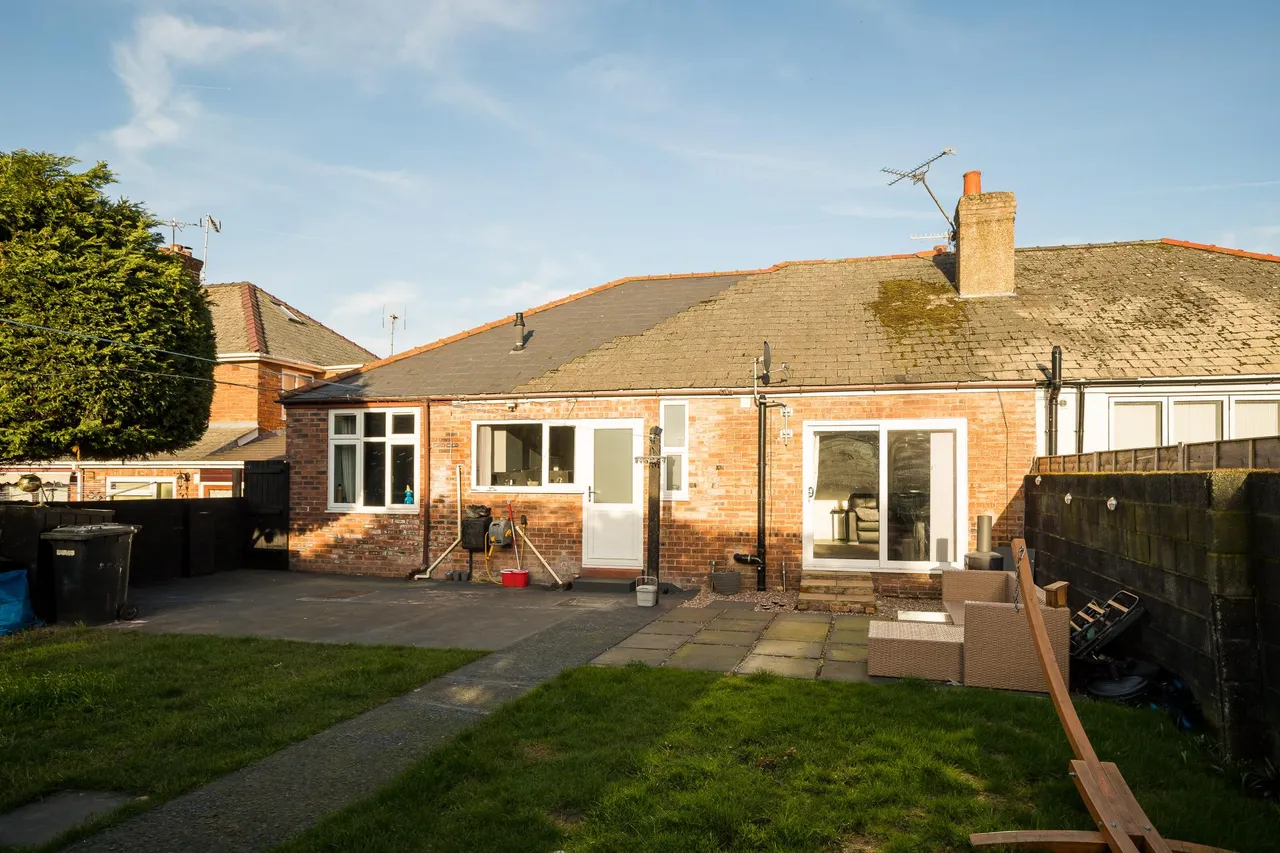 Cefn Road, Wrexham, LL13, photo 17