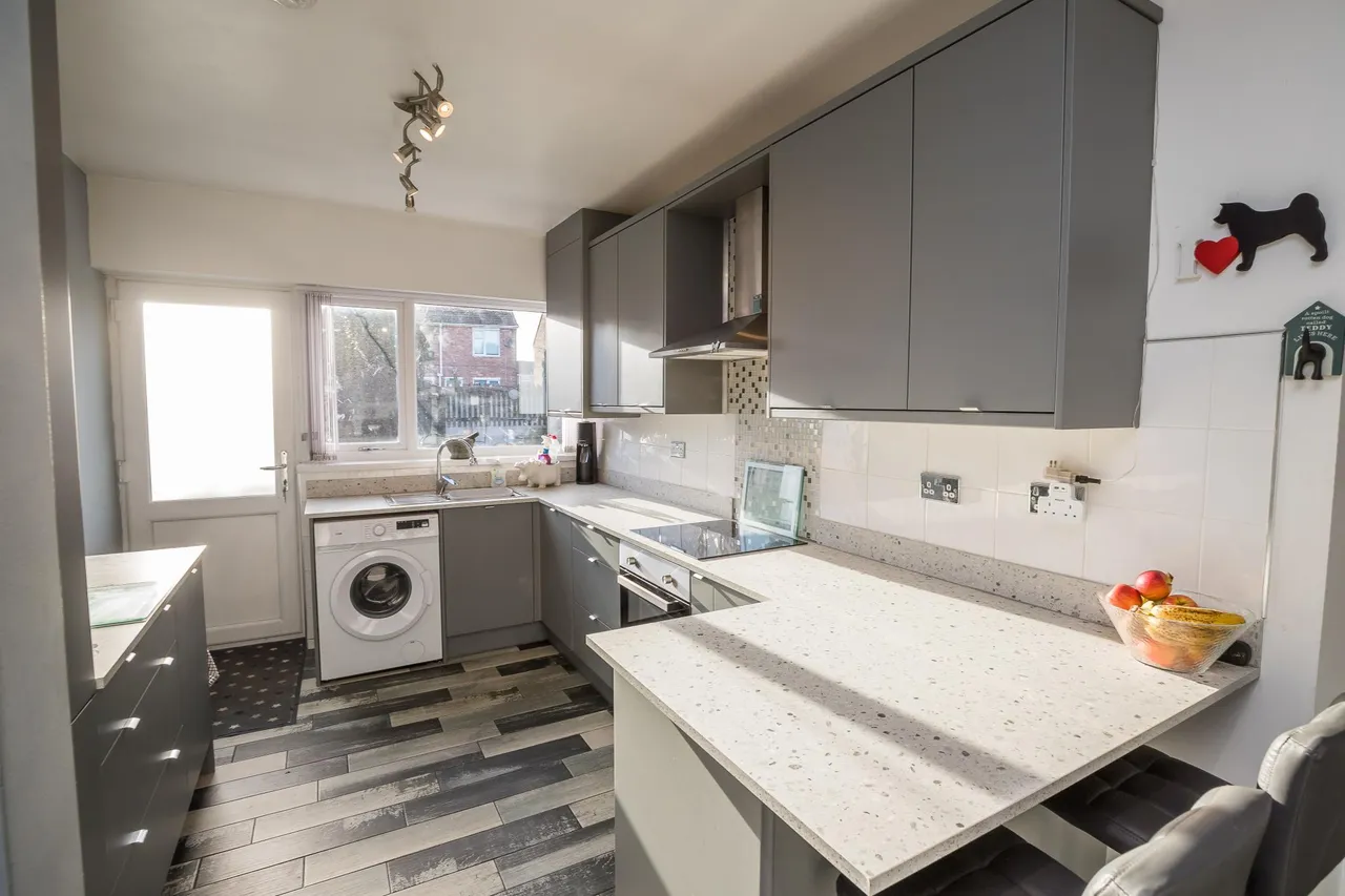 Cefn Road, Wrexham, LL13, photo 6