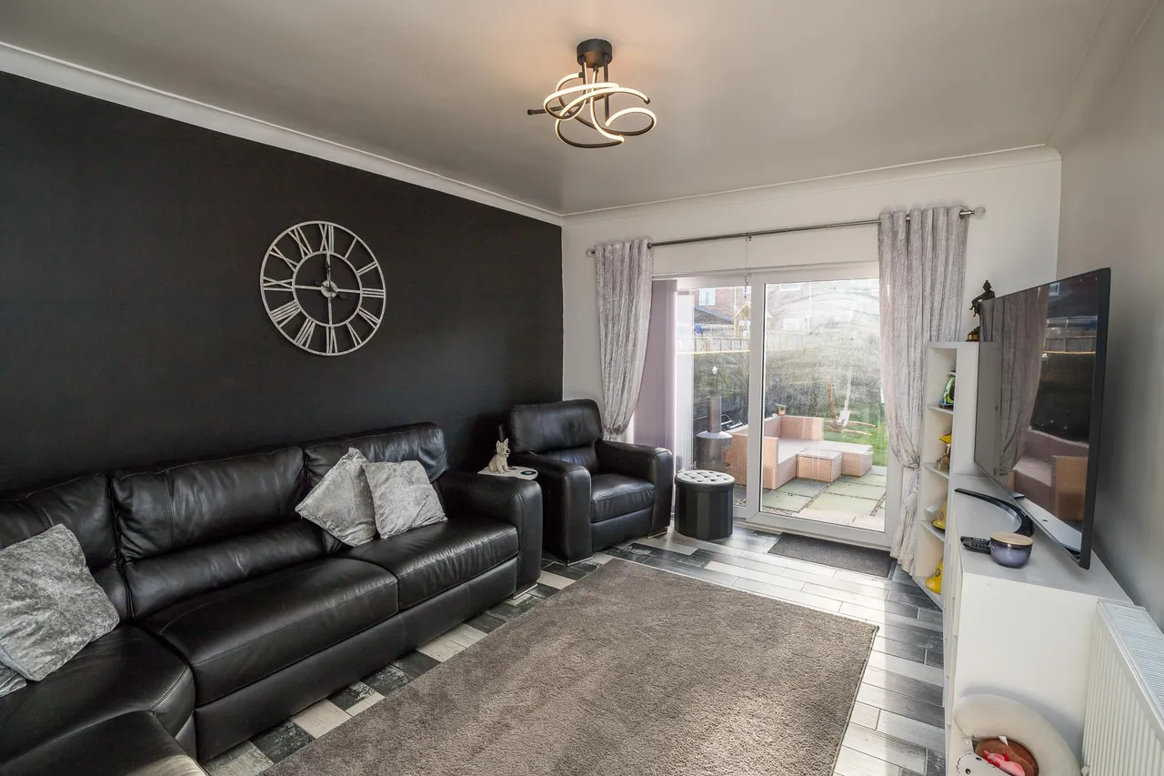 Cefn Road, Wrexham, LL13, photo 8