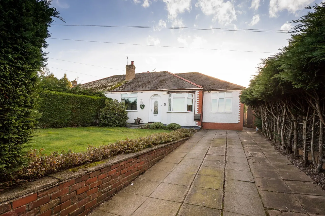 3 bed house for sale, Cefn Road, Wrexham, LL13