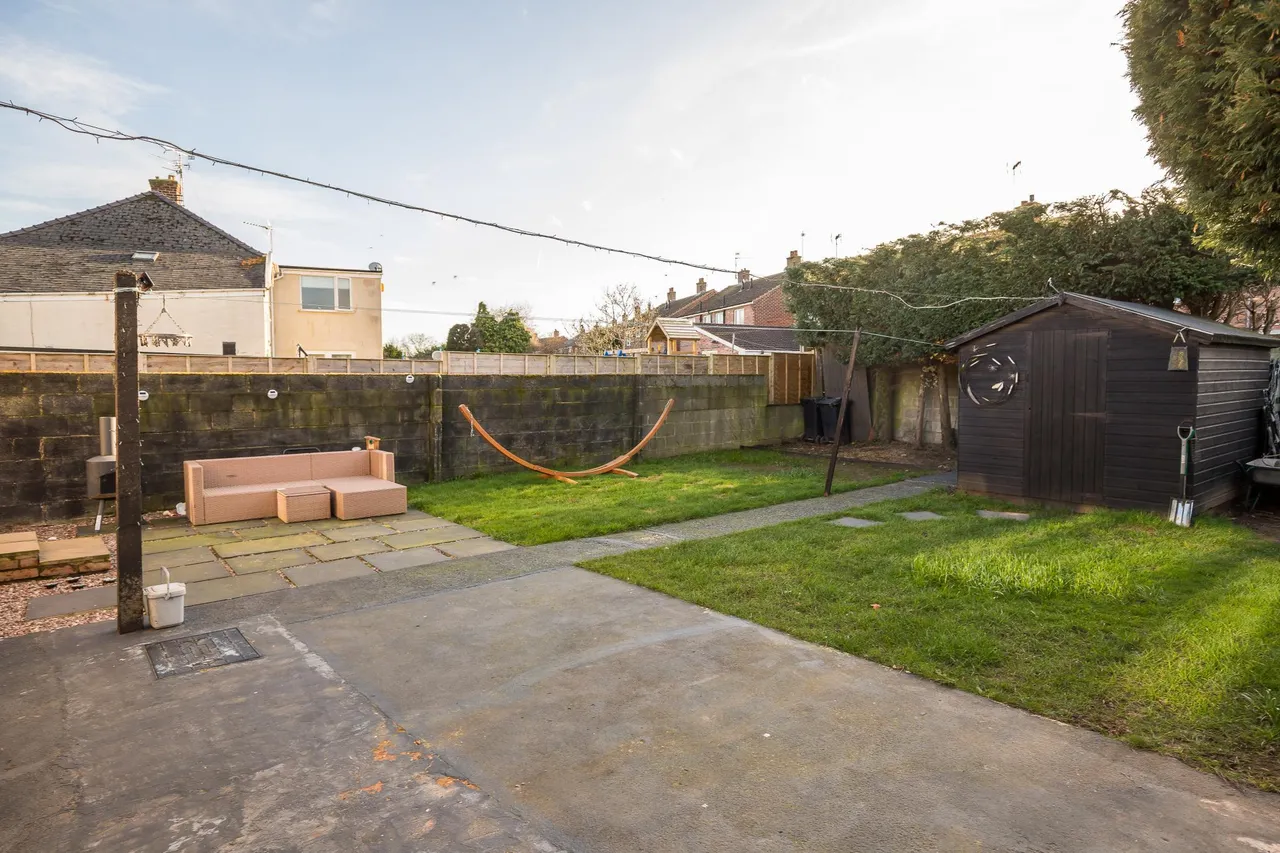 Cefn Road, Wrexham, LL13, photo 16
