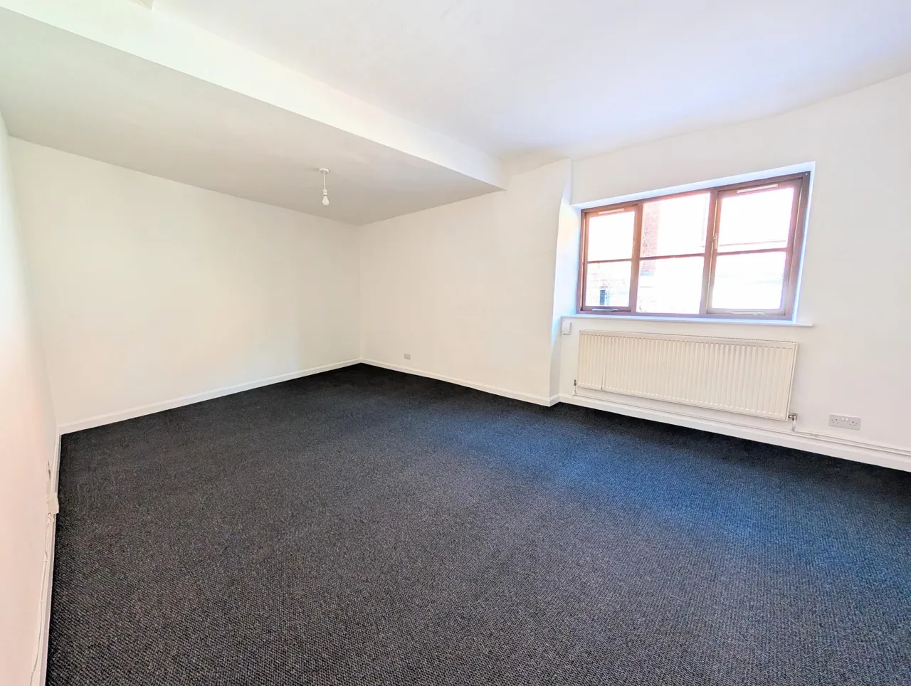 Market Hill, Rothwell, NN14, photo 5