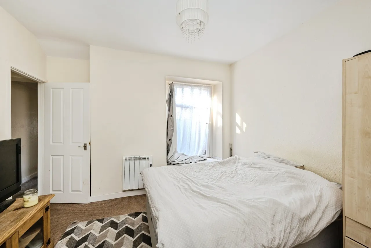 High Street, Gorseinon, SA4, photo 13