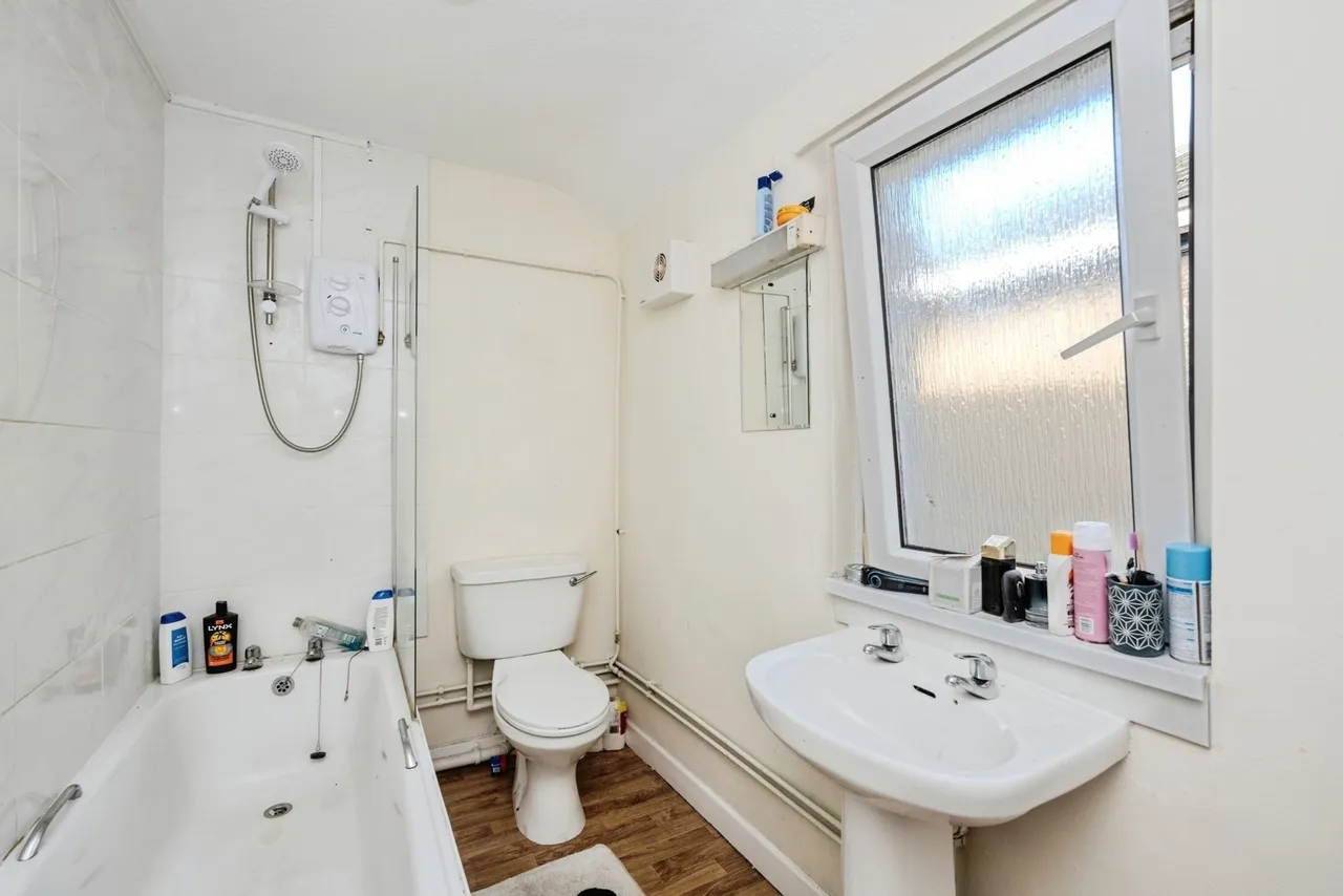 High Street, Gorseinon, SA4, photo 14
