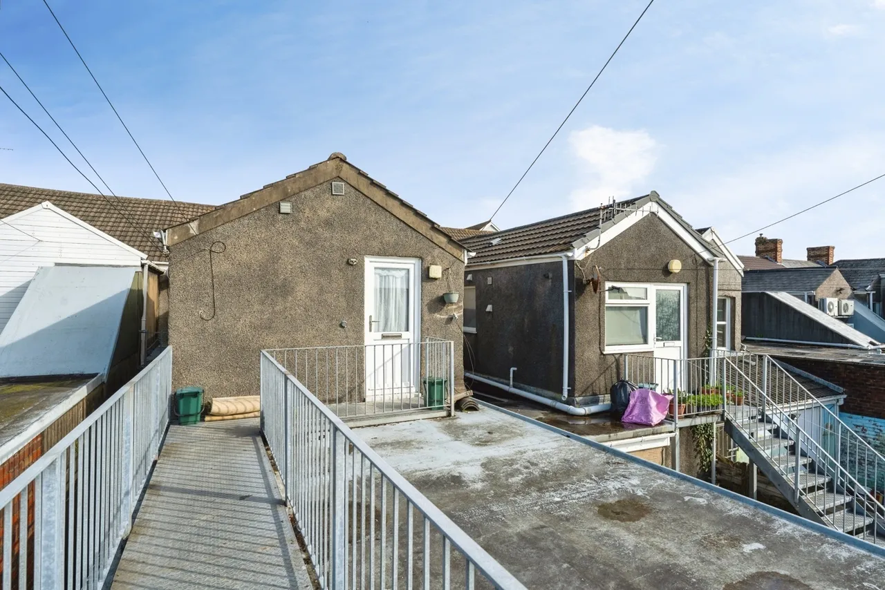 High Street, Gorseinon, SA4, photo 17