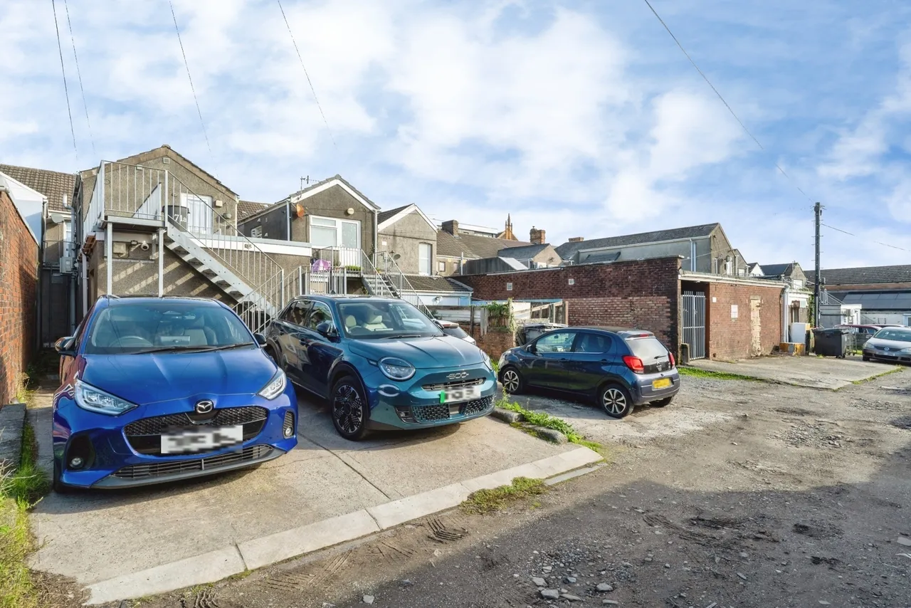 High Street, Gorseinon, SA4, photo 18