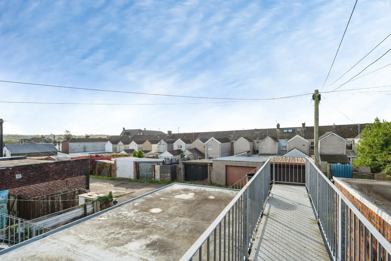 High Street, Gorseinon, SA4, photo 15
