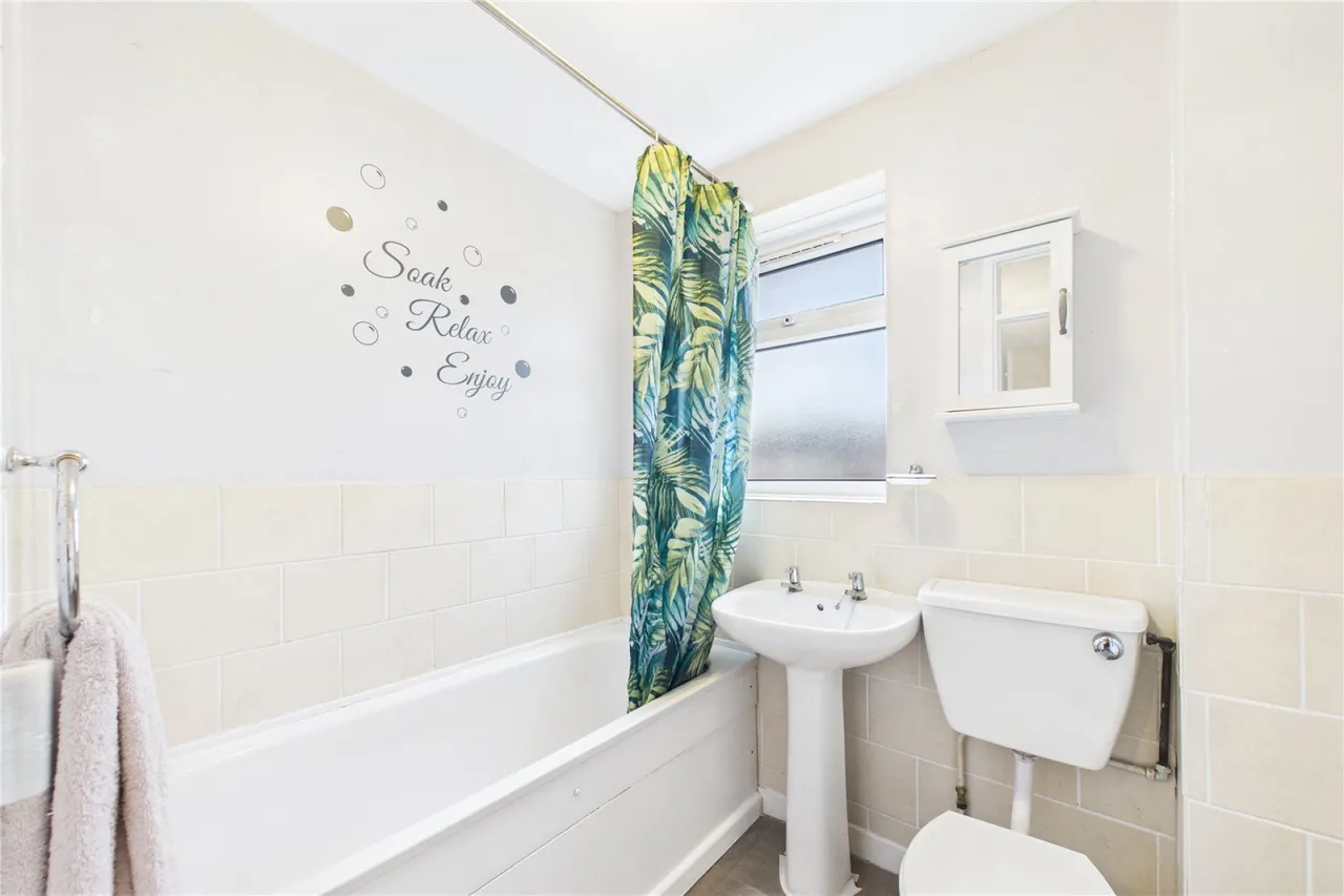 Browning Close, Thatcham, RG18, photo 9