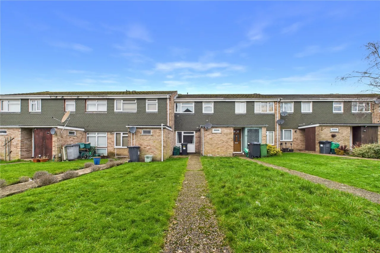 3 bed house to rent, Browning Close, Thatcham, RG18
