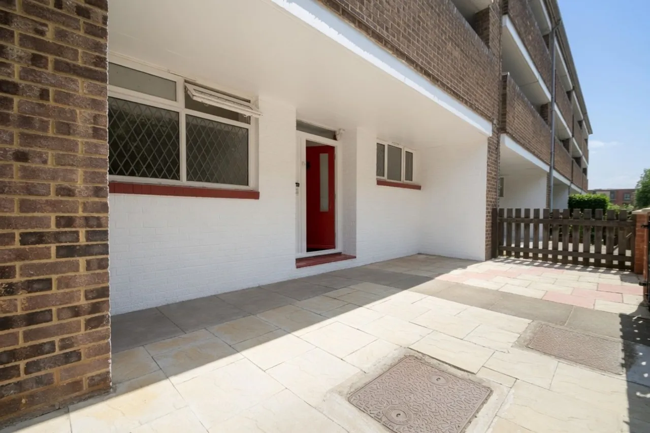 Sandy Drive, Feltham, photo 5