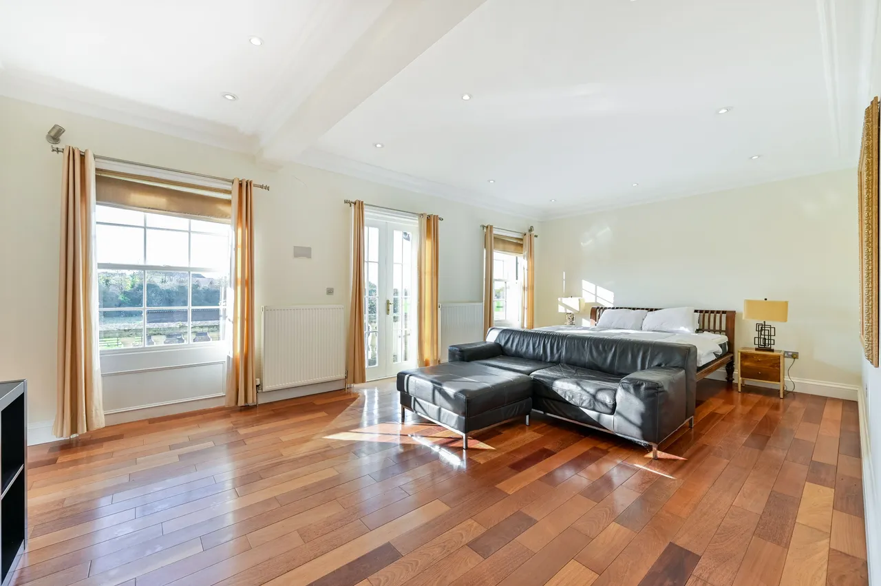 The Old Vicarage, St Marys Road, Wexham, photo 10