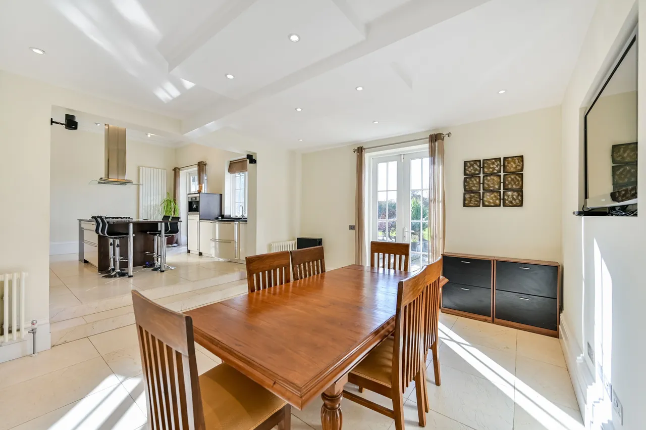 The Old Vicarage, St Marys Road, Wexham, photo 6